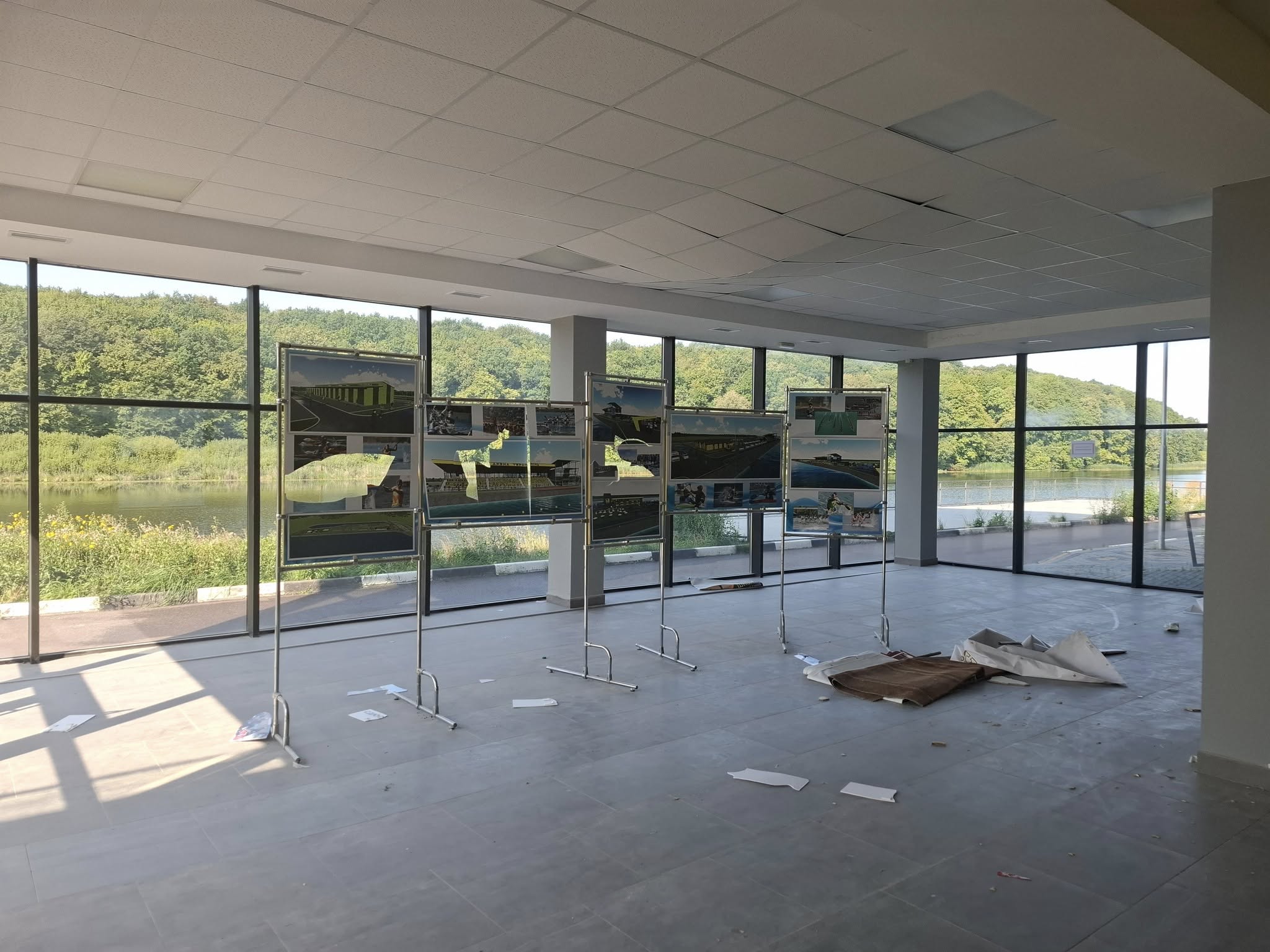 У Тернополі вандали розгромили Водну арену